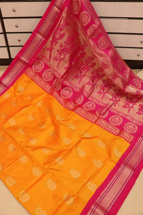 Kuyari Kadiyal Tana Silk Paithani