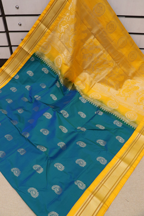 Kuyari Kadiyal Tana Silk Paithani