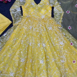 Organza Silk Kurta: A Thread Work Elegance