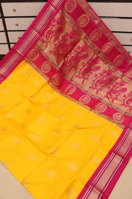 Kuyari Kadiyal Tana Silk Paithani